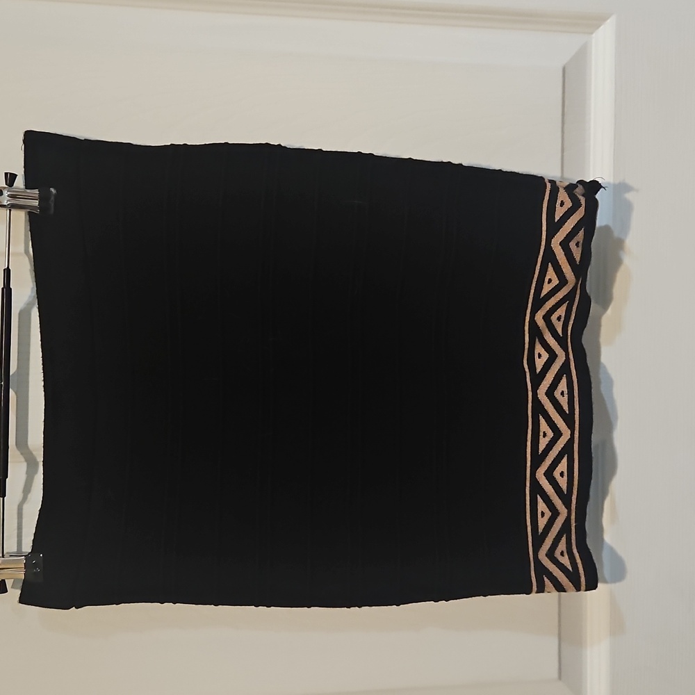 Bodycon black skirt